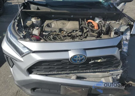 2022 Toyota Rav4 Xle z USA, uszkodzony, nr VIN 4T3RWRFV6NU077147